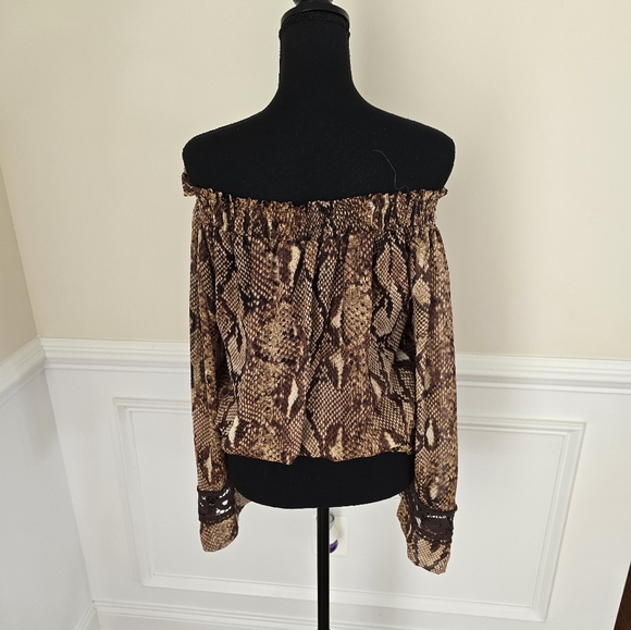 XOXO Snake Print Off Shoulder Top - Picture 1 of 11